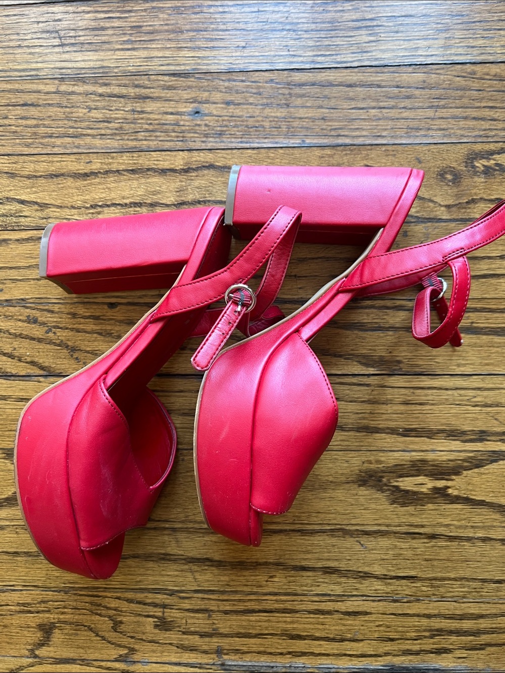 Marc Fisher Red Platform Heels- 7.5 - Picture 10 of 12